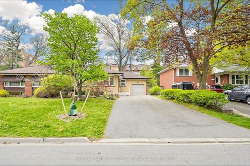 3009 O'Hagan Dr, Mississauga, ON, L5C2C4 | Card Image