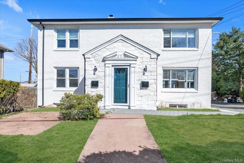 lower-71 Haven Avenue, North Hempstead, NY, 11050 | Card Image