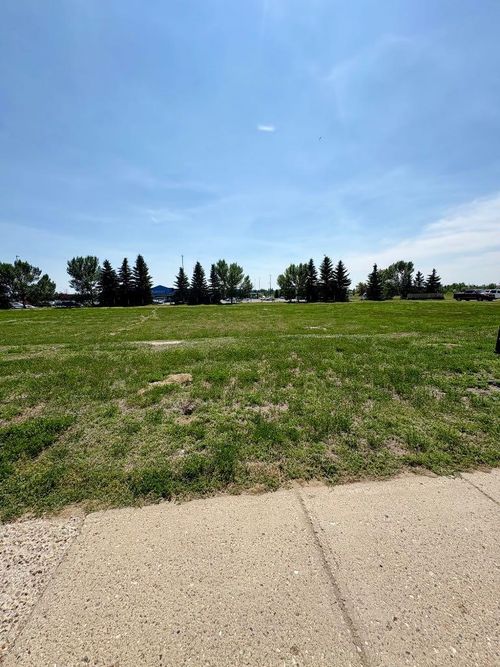 93 Upland Boulevard, Brooks, AB, T1R1C5 | Card Image