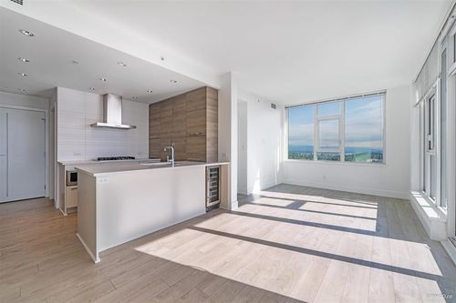 2408-7388 Kingsway, Burnaby, BC, V3N0G9 | Card Image