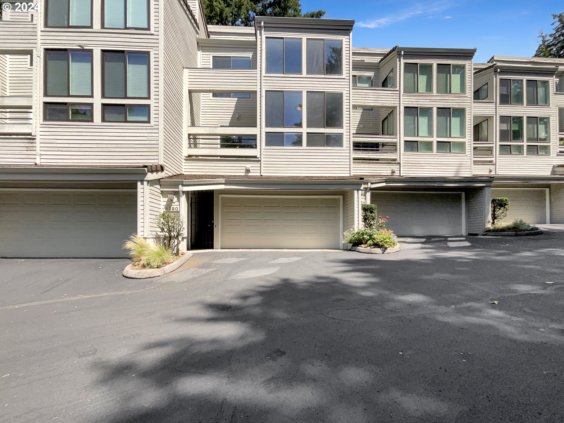Thunder Vista Ln, Lake Oswego, OR 97035