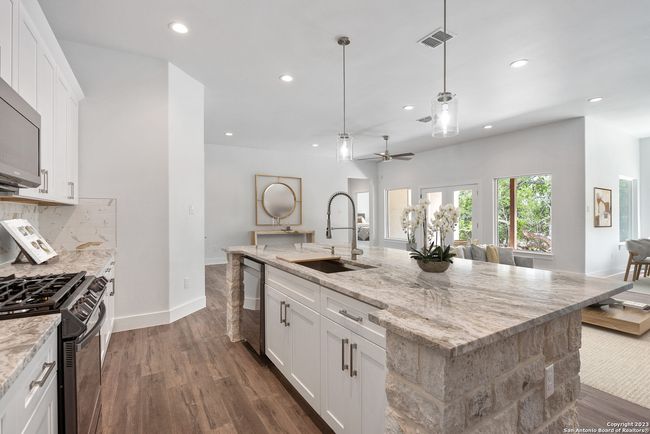 103 N John Bird, House other with 3 bedrooms, 2 bathrooms and null parking in Blanco TX | Image 4
