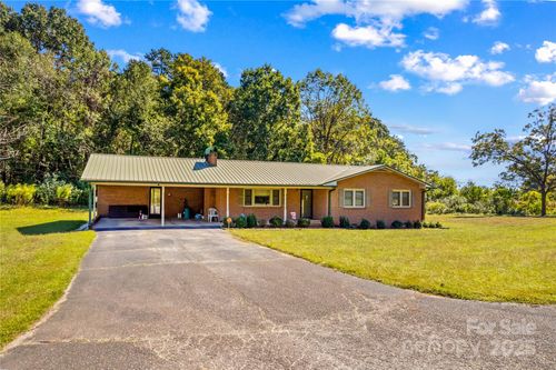 2607 Moss Rd, Statesville, NC, 28677-3049 | Card Image
