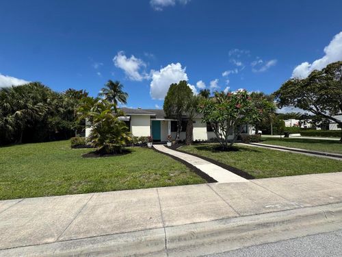 1725 N Lakeside Dr, Lake Worth Beach, FL, 33460-6611 | Card Image