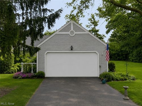 d2-375 Yorktown Pl, Vermilion, OH, 44089-2153 | Card Image
