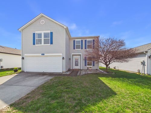 9511 W Quarter Moon Dr, Pendleton, IN, 46064-8568 | Card Image