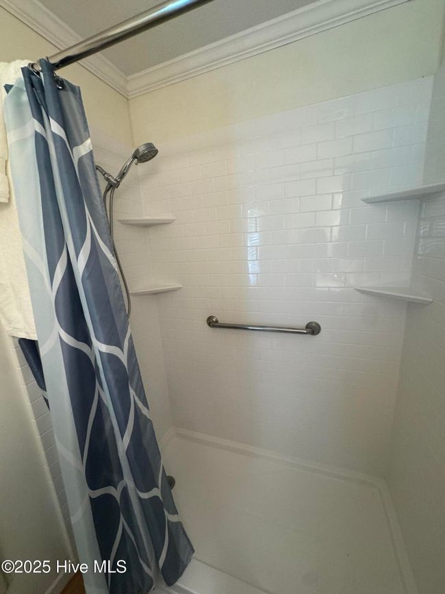 walk in shower in guest full bath | Image 46