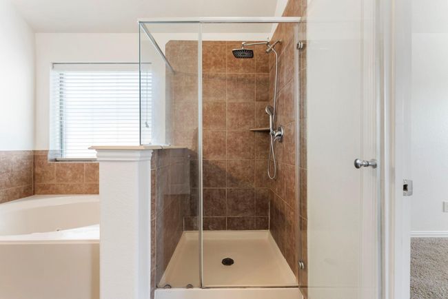 28519 Lockeridge View Dr, House other with 3 bedrooms, 2 bathrooms and 2 parking in Spring TX | Image 38