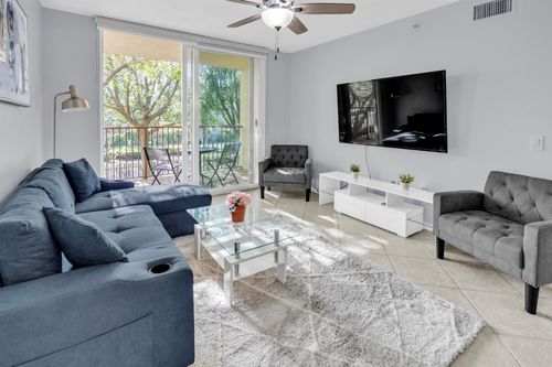 214-214 Villa Cir, Boynton Beach, FL, 33435-8905 | Card Image