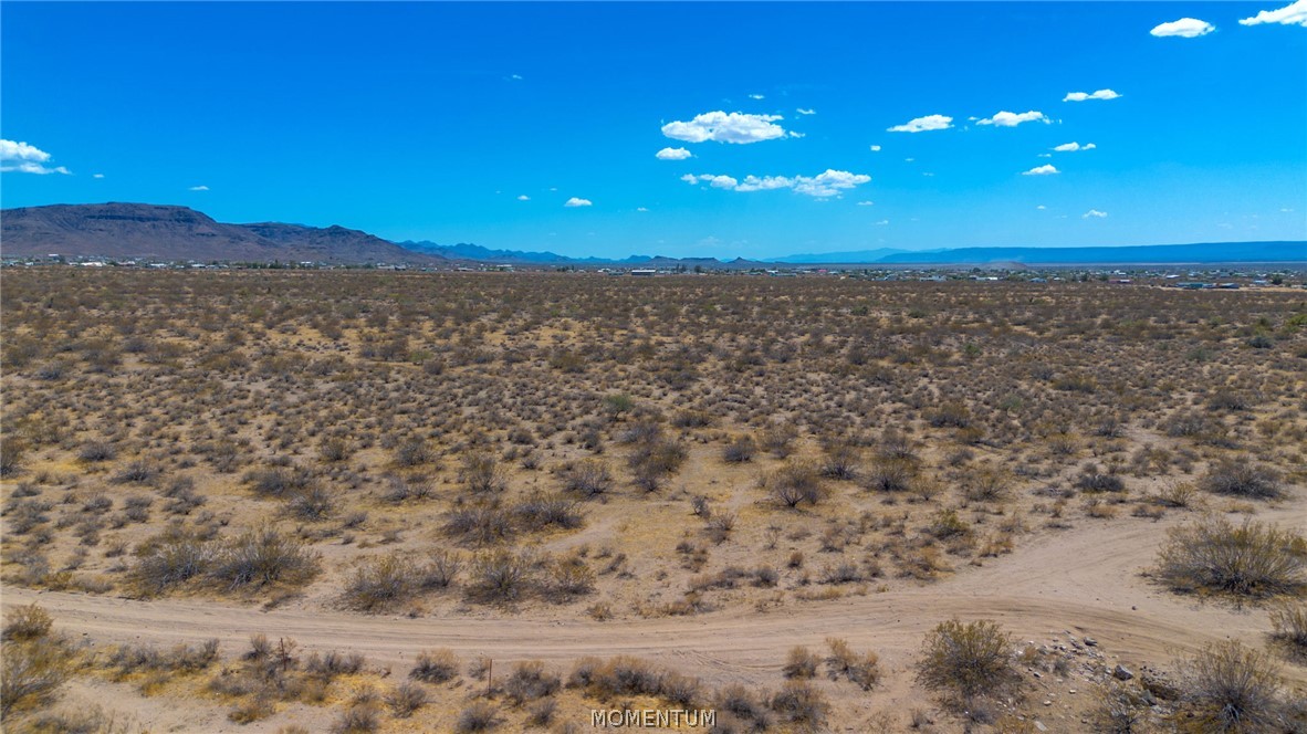 Land in Golden Valley 4