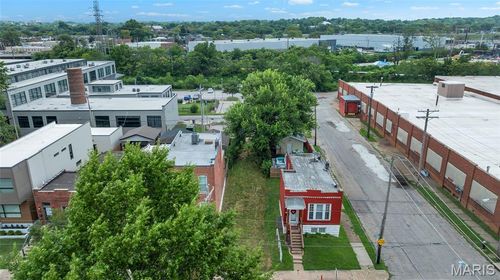 4368 Hunt Ave, Saint Louis, MO, 63110-2110 | Card Image
