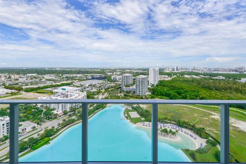 2707-2411 Laguna Cir, North Miami, FL, 33181-1183 | Card Image