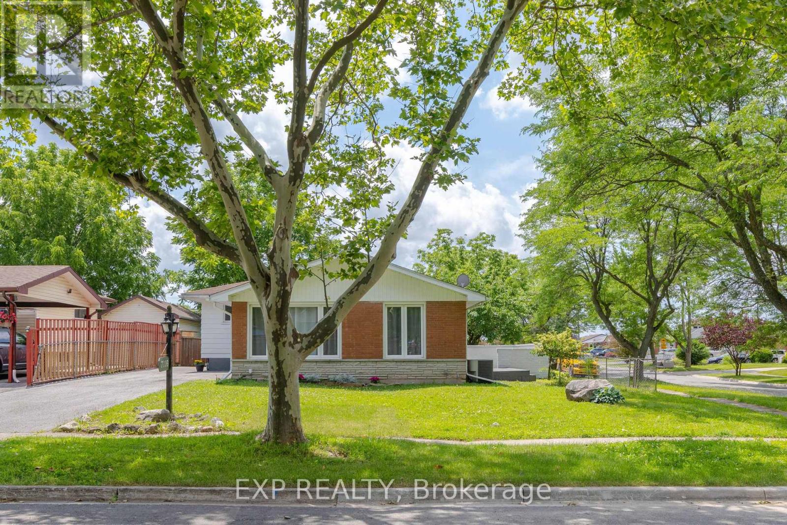 Residential in Niagara Falls (Arad/Fallsview) 2