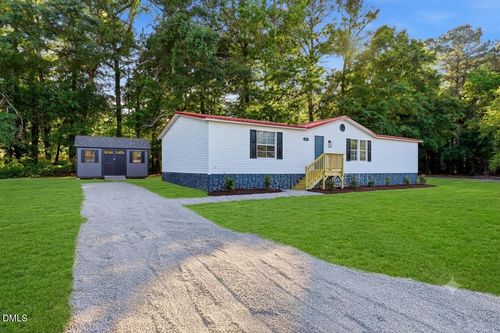 211 Duck Ridge Dr, Pikeville, NC, 27863-8865 | Card Image