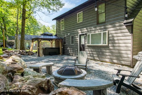 55 Lakeview Dr, Lake Harmony, PA, 18624-7025 | Card Image