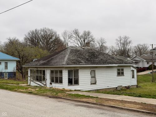 1004 N Washington St, Bicknell, IN, 47512-1039 | Card Image