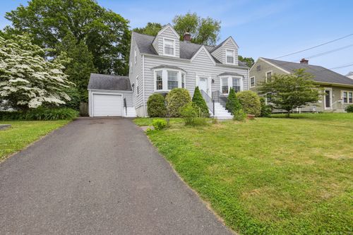 20 Van Rose Dr, North Haven, CT, 06473-4462 | Card Image