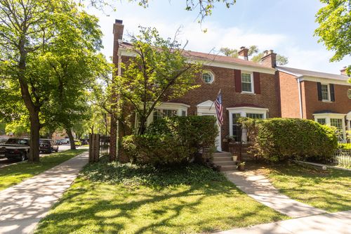 2701 W Fitch Ave, Chicago, IL, 60645-3003 | Card Image