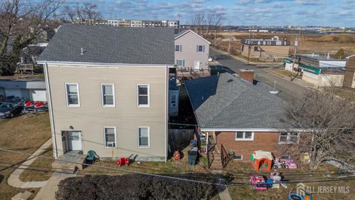 122 S Rosewell Ave, South Amboy, NJ, 08879-1761 | Card Image