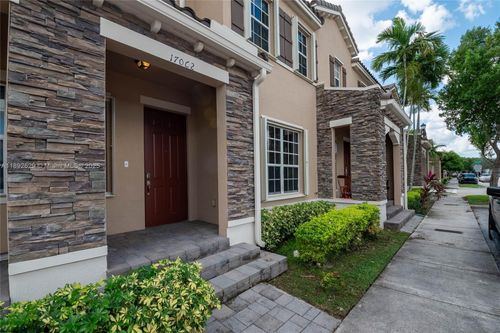 17062 Sw 95th Ter, Miami, FL, 33196-4758 | Card Image