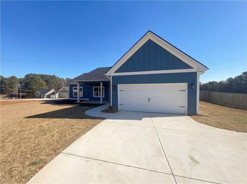 104 Charlie Fuller Rd, Grantville, GA, 30220-2888 | Card Image