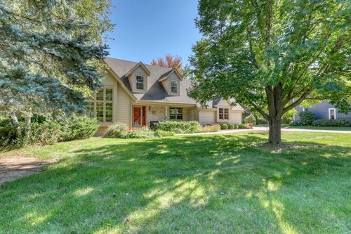 W328N4236 Starboard Drive, NASHOTAH, WI, 53058 | Card Image