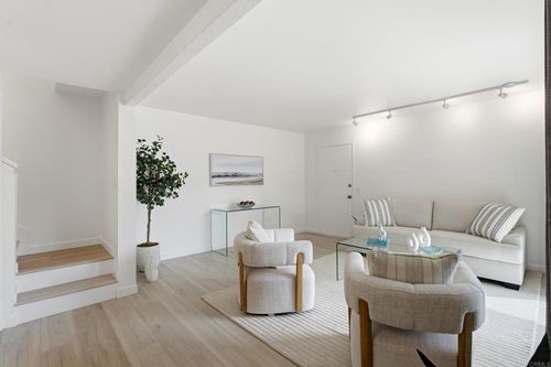 1089 Woodlake Dr, Cardiff by the Sea, CA, 92007-1010 | Card Image