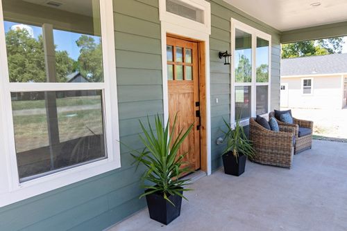 804 Walnut St, Honey Grove, TX, 75446-2049 | Card Image