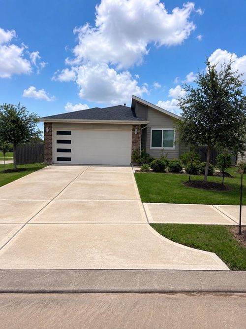 12526 Newport Arch Ln, Houston, TX, 77047-2040 | Card Image