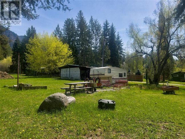 5110 Vance Rd, House other with 3 bedrooms, 3 bathrooms and 2 parking in Canyon BC | Image 45