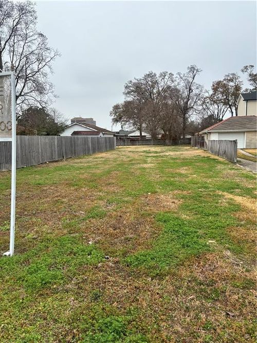 1913 Demosthenes St, Metairie, LA, 70005-2615 | Card Image