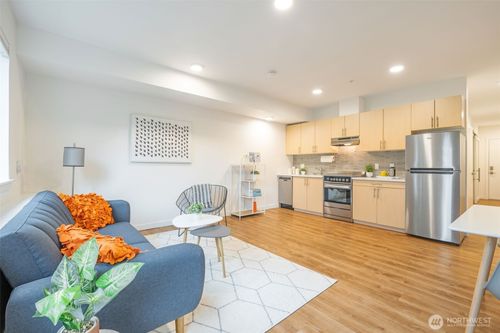103-750 11th Ave E, Seattle, WA, 98102-6070 | Card Image