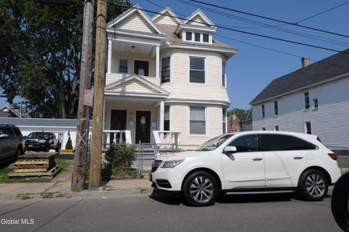 825 Stanley St, Schenectady, NY, 12307-1410 | Card Image