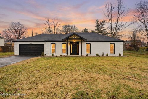 104 Gloria Dr, Shelbyville, KY, 40065-8910 | Card Image