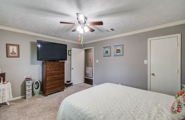 9818 Emnora Ln, House other with 4 bedrooms, 2 bathrooms and 2 parking in Houston TX | Image 26