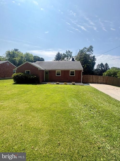 2166 Ridgewood Rd, YORK, PA, 17406-9782 | Card Image
