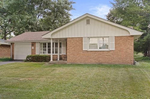 129 Monument Ave, Barrington, IL, 60010-4429 | Card Image