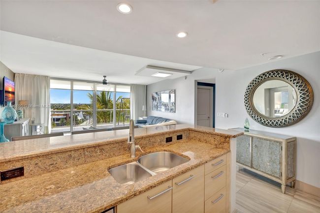APT-514 - 1 N Ocean Blvd, Condo with 2 bedrooms, 2 bathrooms and null parking in Pompano Beach FL | Image 9