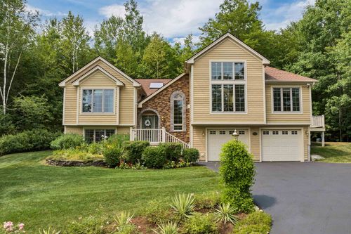 13 Bunker Ln, Hales Location, NH, 03860-7923 | Card Image