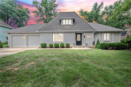 9712 W 105th Ter, Overland Park, KS, 66212-5629 | Card Image