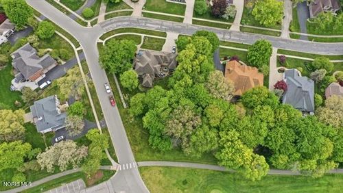 8945 Oak Valley Rd, Holland, OH, 43528-9216 | Card Image