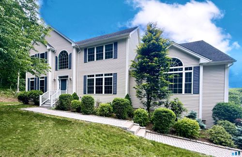 46 Hoseye Coach Rd, Sandy Hook, CT, 06482-1324 | Card Image