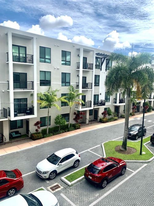 34-4670 Nw 84th Ave, Doral, FL, 33166 | Card Image