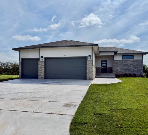 946 N Main St, Goddard, KS, 67052 | Card Image