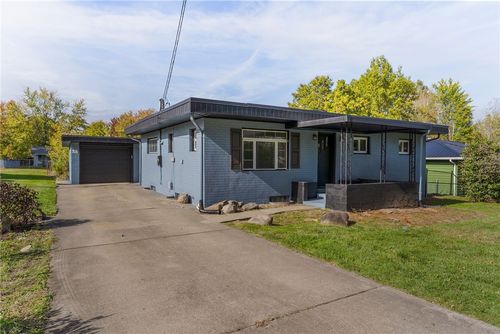 2206 Carolyn St, Hermitage, PA, 16148-6904 | Card Image