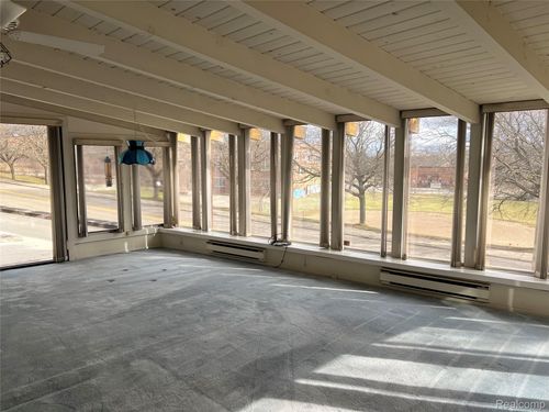 apt-104-915 E Court St, Flint, MI, 48503-2077 | Card Image