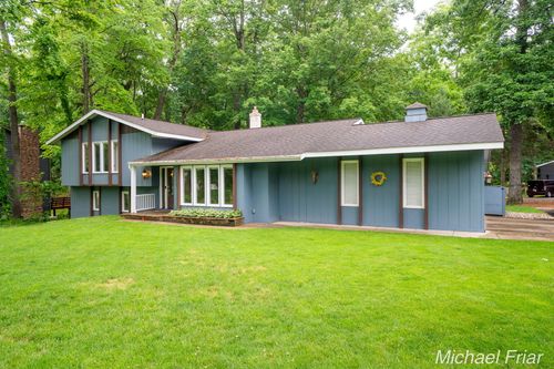 2700 Shadowbrook Dr Se, Grand Rapids, MI, 49546-7462 | Card Image