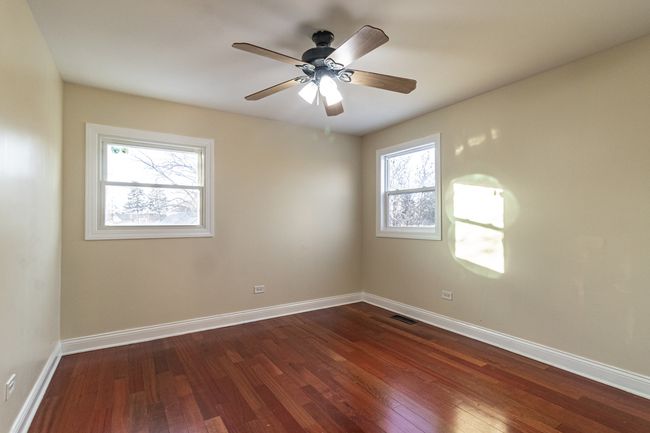 427 Brittany Ln, House other with 3 bedrooms, 2 bathrooms and 2 parking in Lindenhurst IL | Image 14