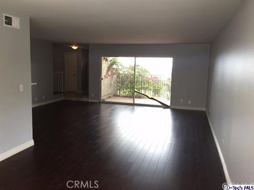 7771 Via Capri, Burbank, CA, 91504 | Card Image