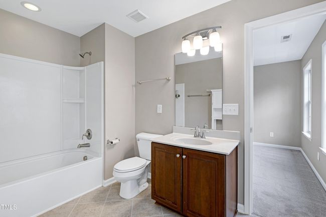 Full Bathroom | Image 42